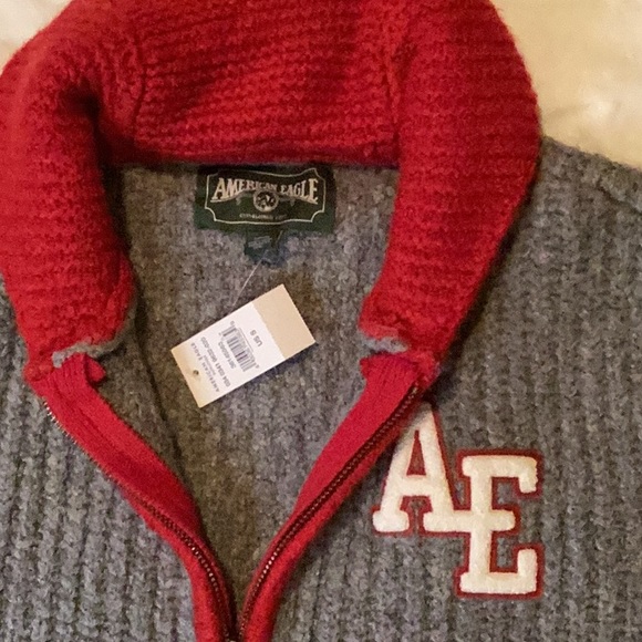 NWT AMERICAN EAGLE GRAY RED TAN WHITE COZY CROPPED ZIP LETTERMAN SWEATER SZ.S - Picture 3 of 4